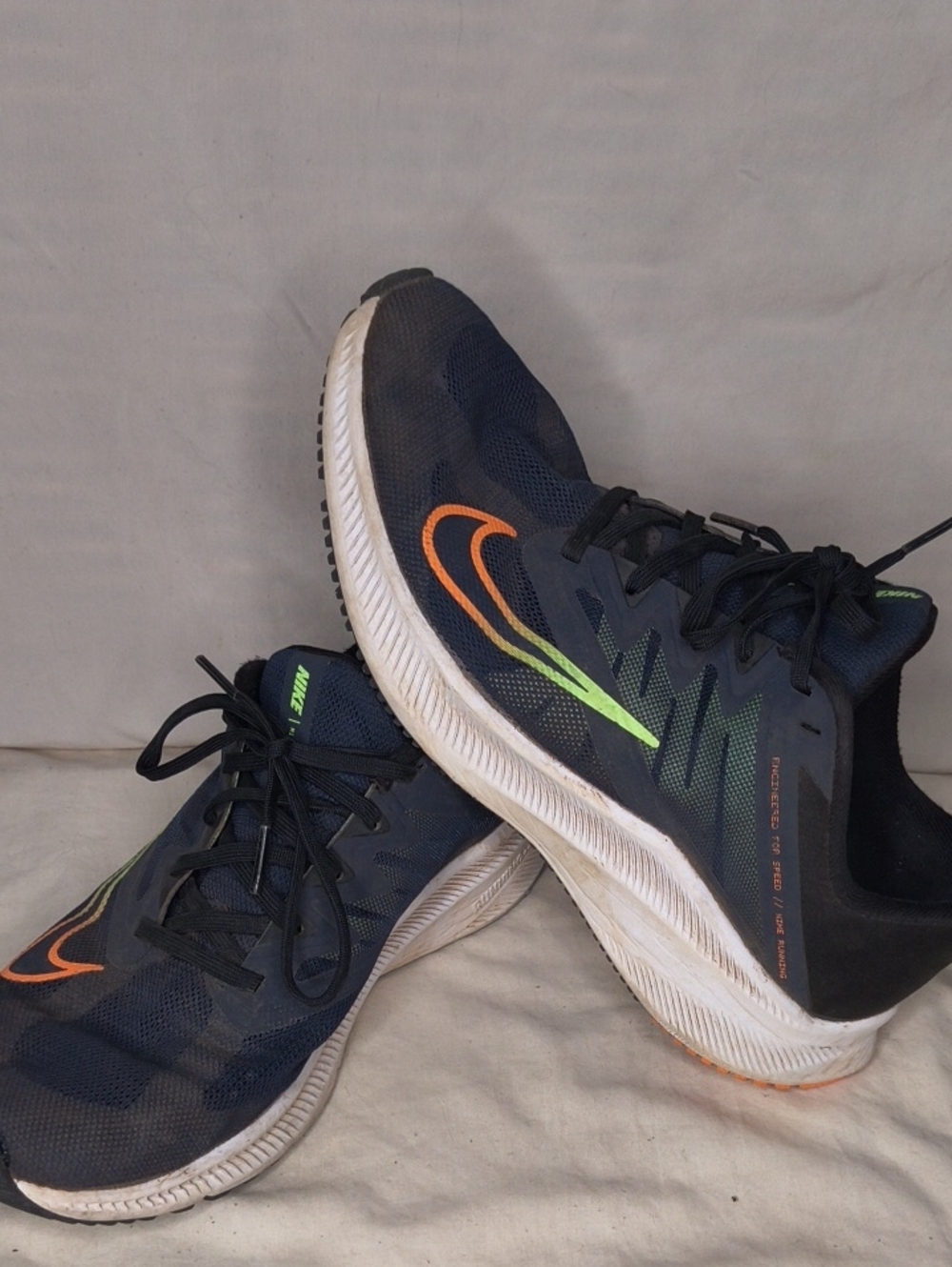 Nike Men’s Navy Athletic Trainers with Orange & Lime Swoosh Size 7.5 AM